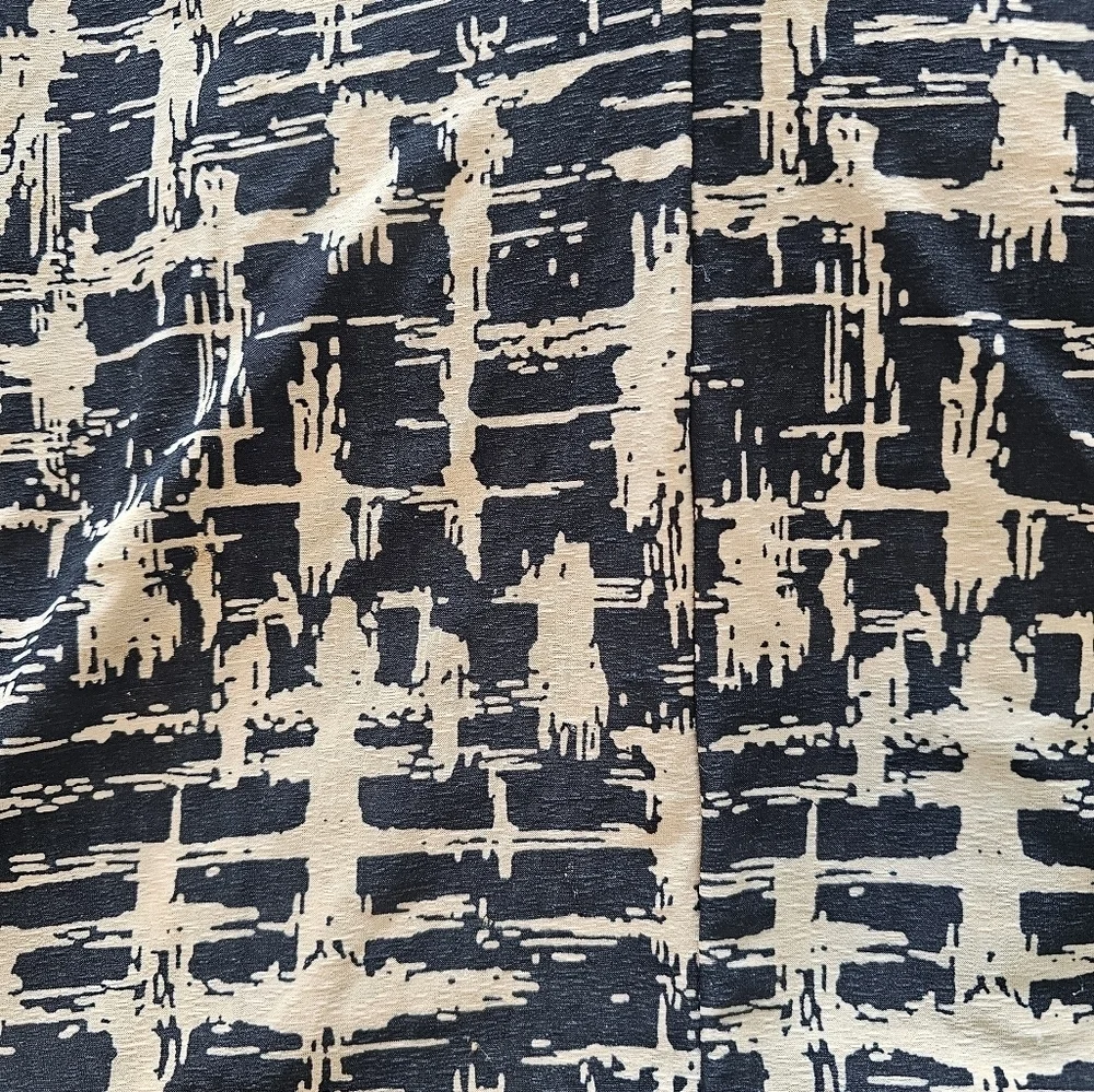 Jon & Anna Abstract Print Sleeveless Blouse Black Tan – Size Large